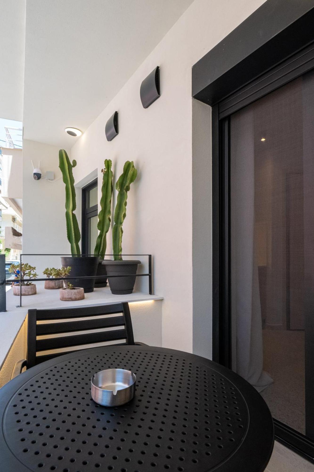 Asklipiou Cube - Kalamata Mediterranean Suites Dış mekan fotoğraf