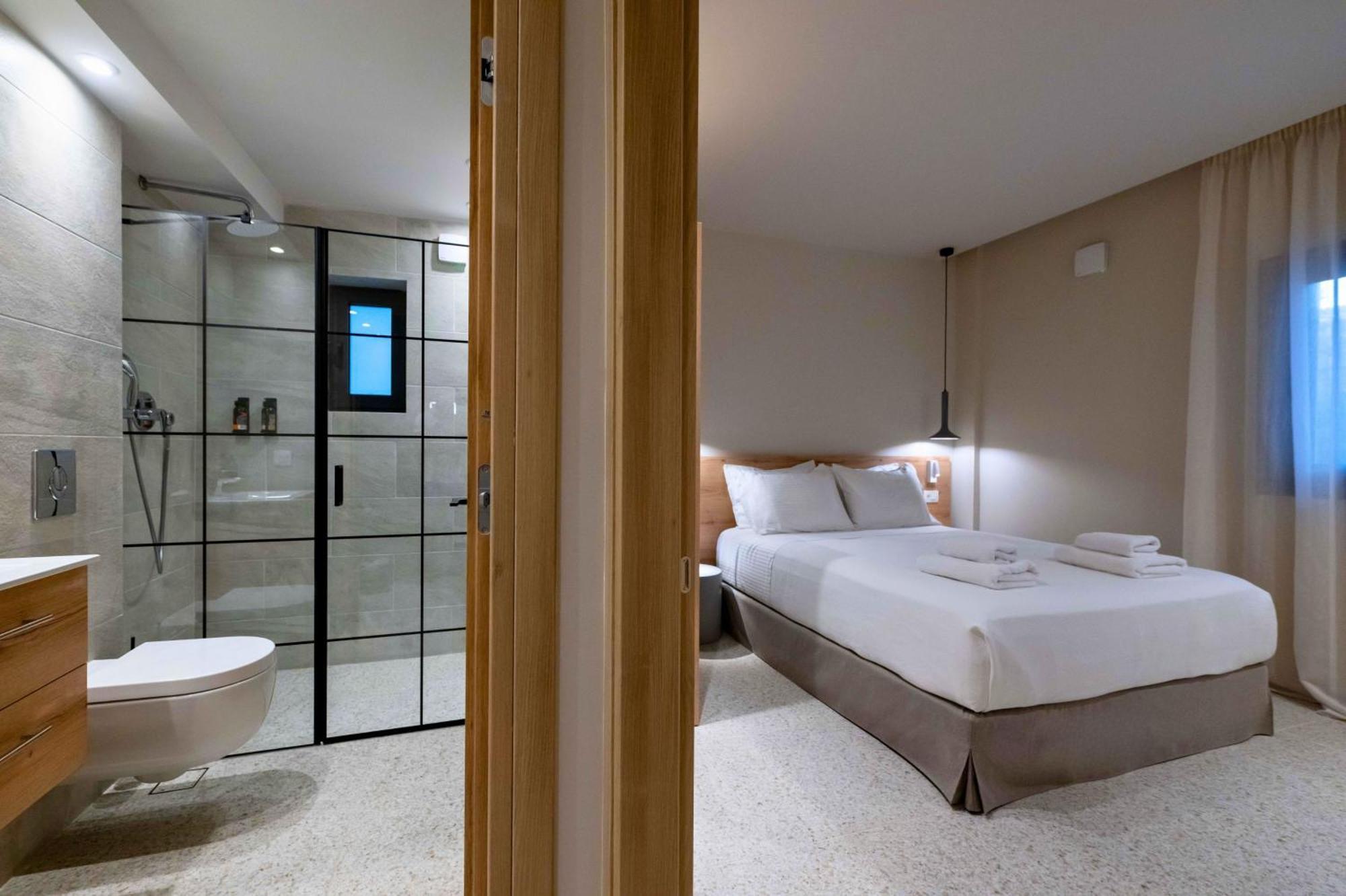 Asklipiou Cube - Kalamata Mediterranean Suites Dış mekan fotoğraf